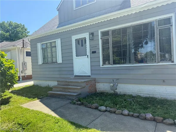 $1,700 | 6236 Westminster Drive, Cleveland, OH 44129