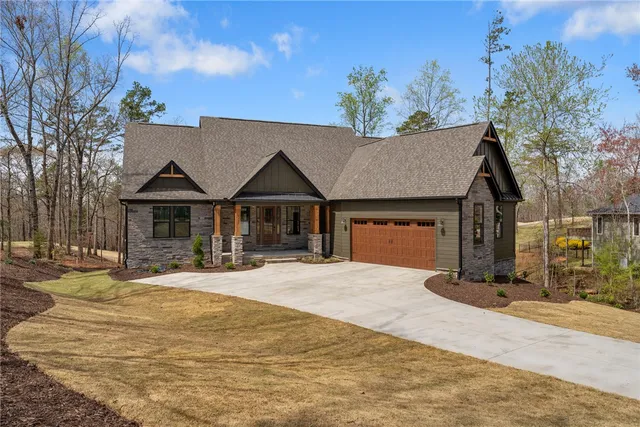 $797,900 | 2610 Dog Leg Lane, Seneca, SC 29678