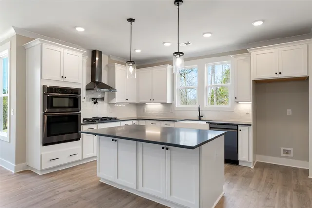 $797,900 | 2610 Dog Leg Lane, Seneca, SC 29678