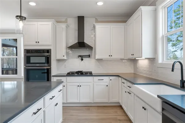 $794,900 | 2610 Dog Leg Lane, Seneca, SC 29678