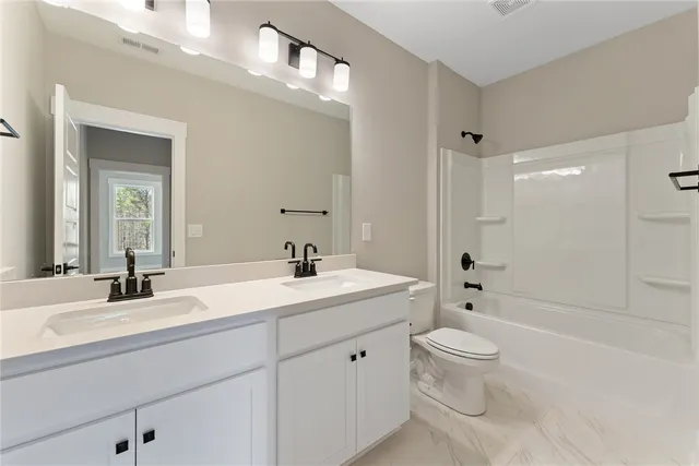 $797,900 | 2610 Dog Leg Lane, Seneca, SC 29678