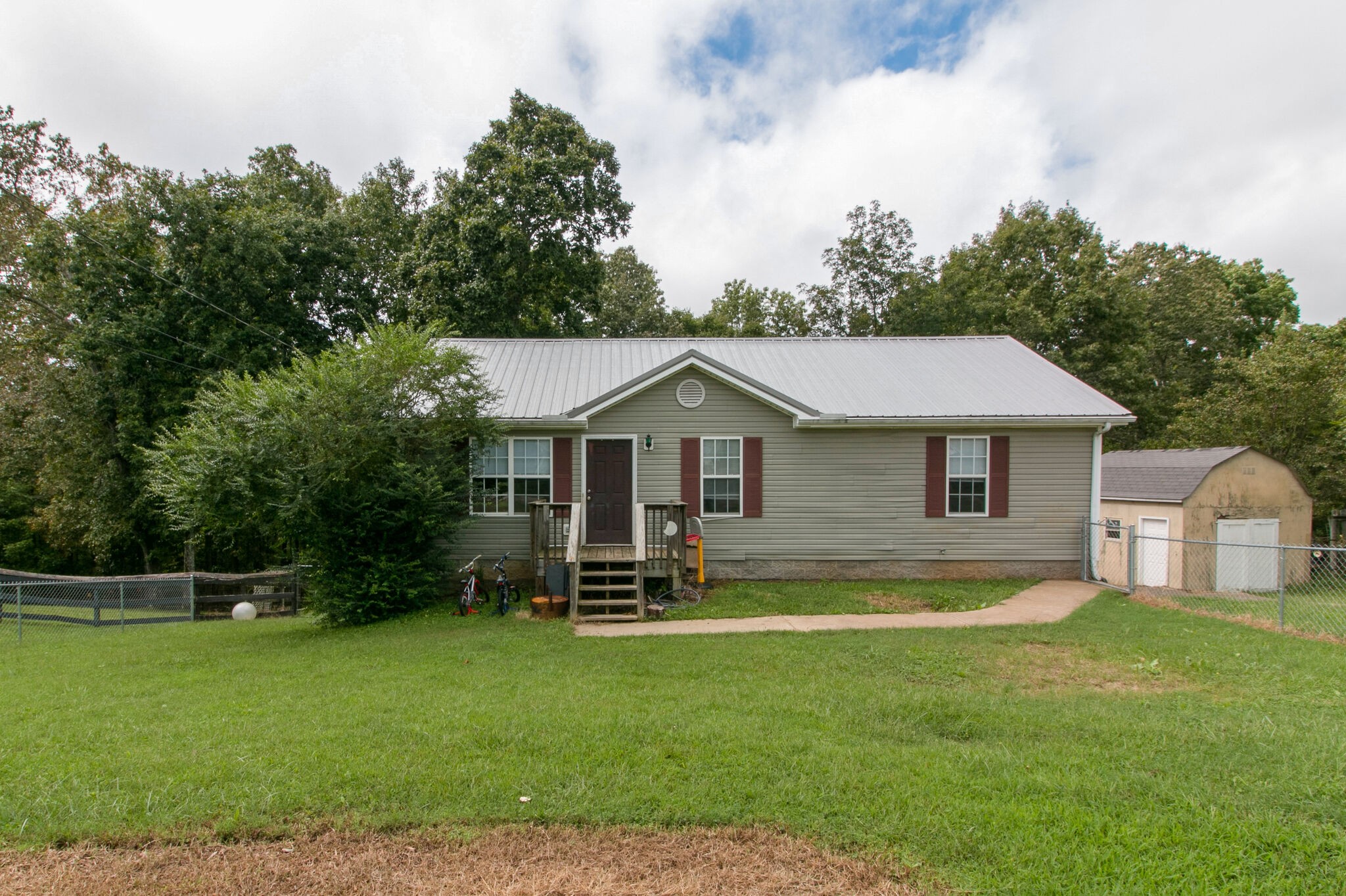 3221 Backridge Road Woodlawn, TN 37191 - Photo 1 of 24 Gallery Image 1