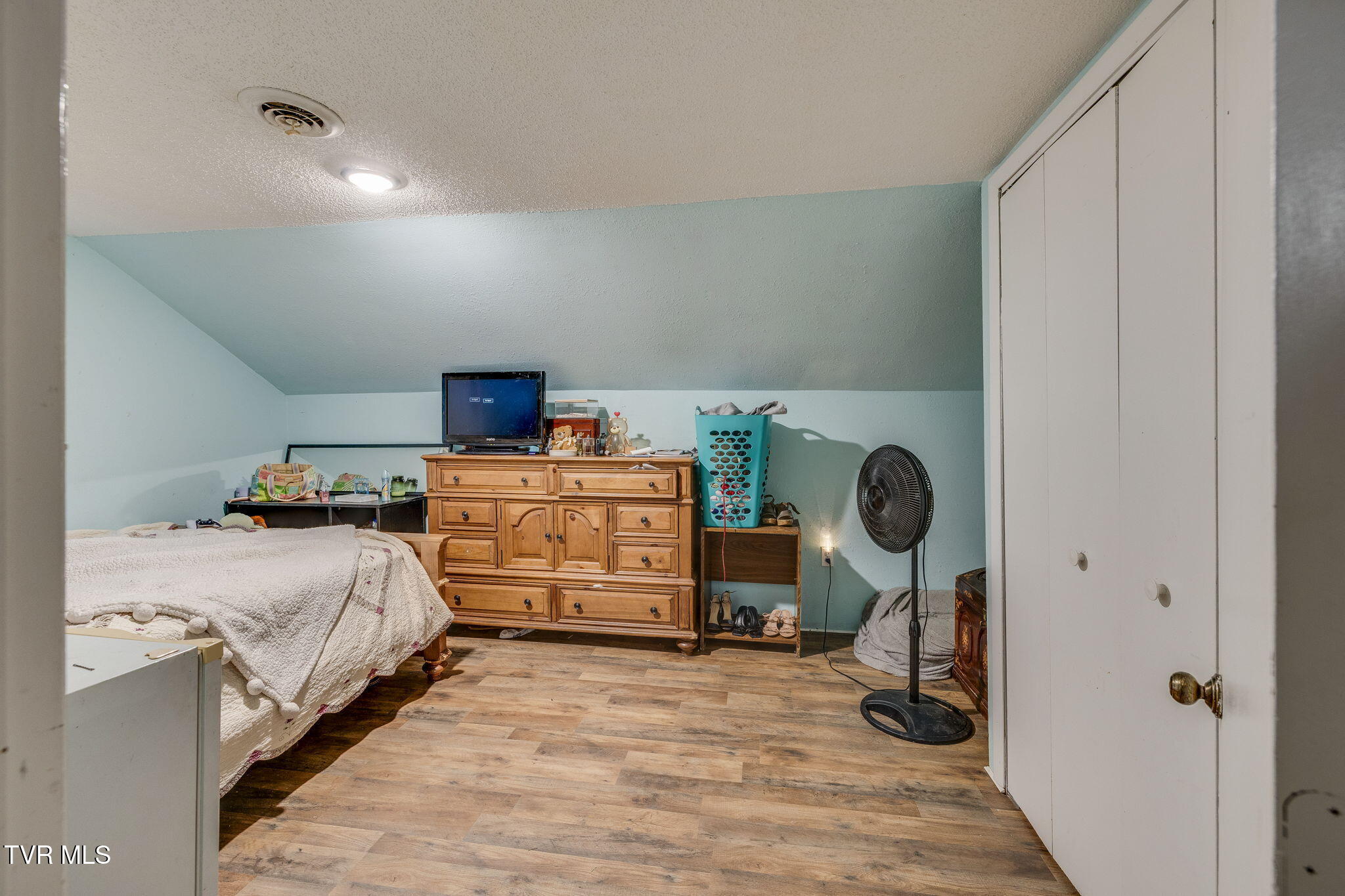 212 Weaver Hill Road Johnson City, TN 37601 - Photo 13 of 26 026