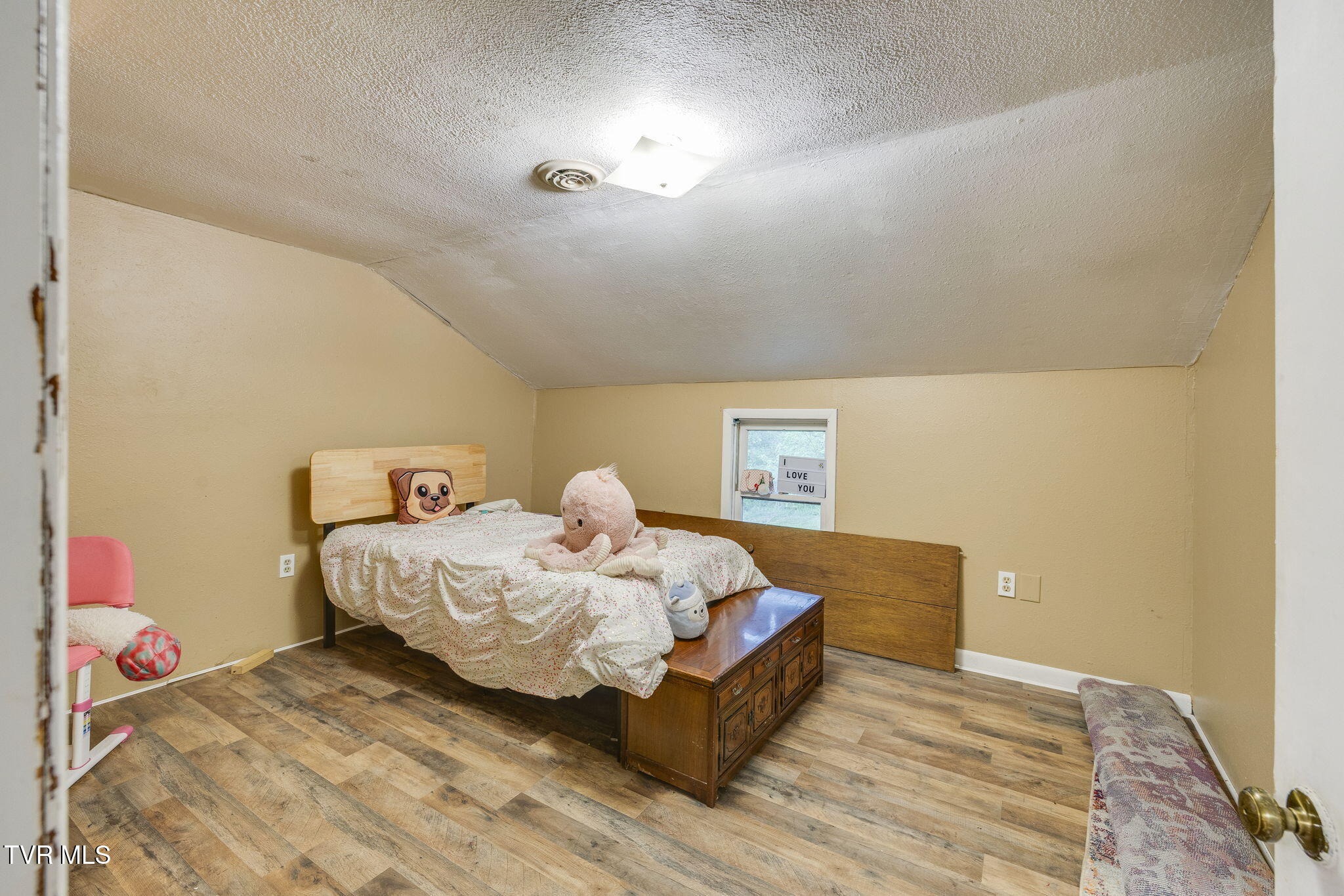 212 Weaver Hill Road Johnson City, TN 37601 - Photo 9 of 26 022