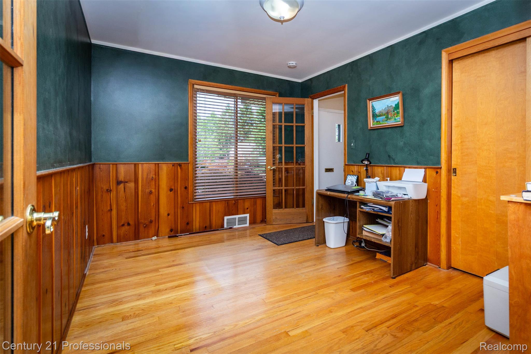 4133 Amherst Road Royal Oak, MI 48073 - Photo 20 of 33 interior (16).jpg