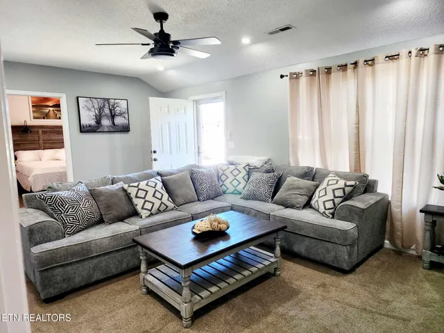 $280,000 | 2904 Boyds Creek Highway, Unit 4, Sevierville, TN 37876