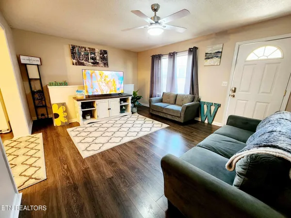 $280,000 | 2904 Boyds Creek Highway, Unit 4, Sevierville, TN 37876