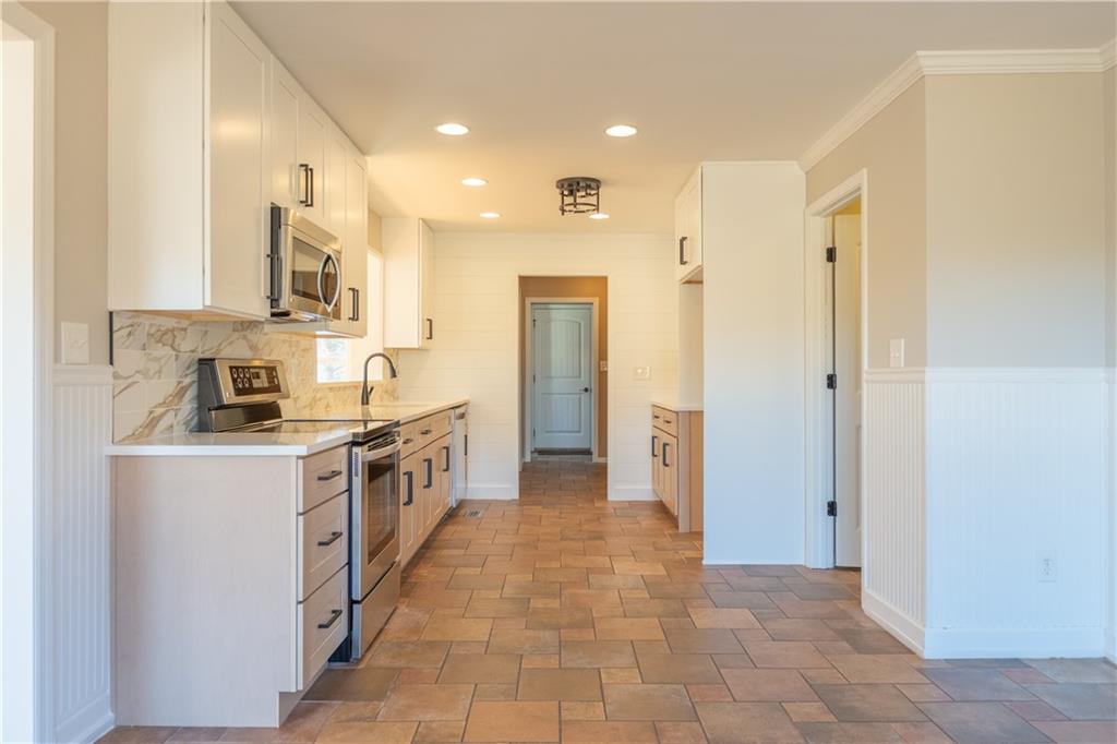 328 Phillips Lee Road Hiram, GA 30141 - Photo 7 of 37