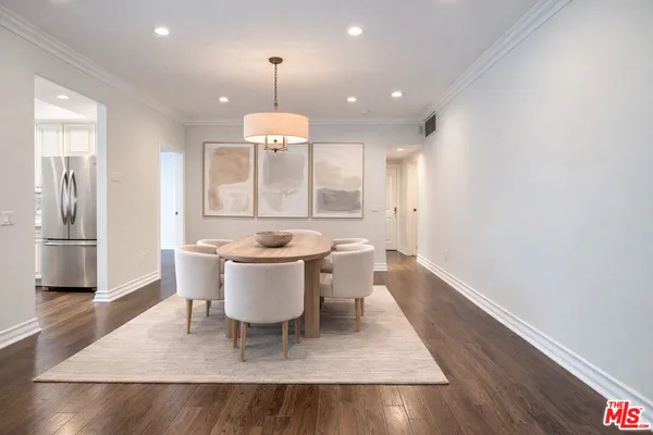 $6,950 | 353 South Reeves Drive, Unit 200, Beverly Hills, CA 90212