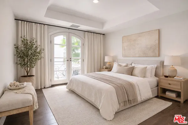 $6,950 | 353 South Reeves Drive, Unit 200, Beverly Hills, CA 90212