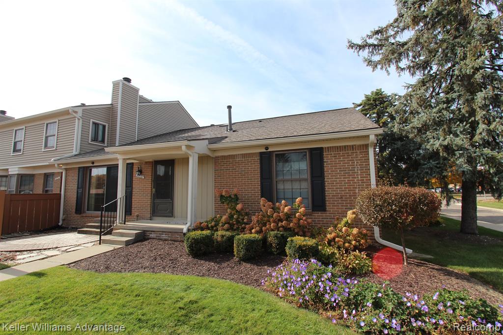 22132 Edgewater Novi, MI 48375 - Photo 1 of 27