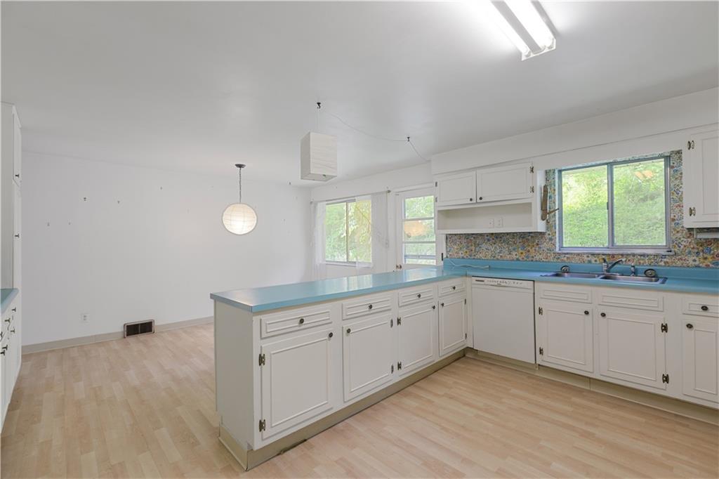 1743 Old State Road Gibsonia, PA 15044 - Photo 10 of 25 Gallery Image 10