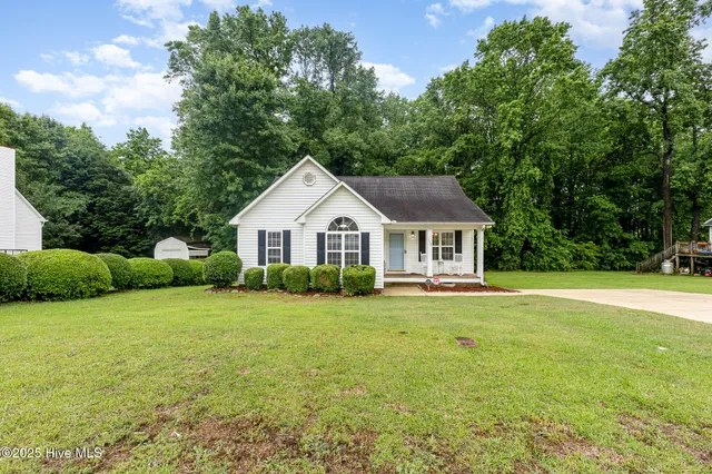 $279,800 | 110 Oak Park Drive, Benson, NC 27504