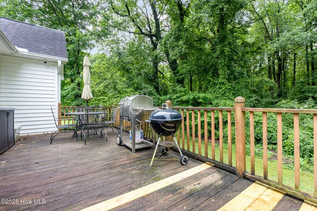 $279,800 | 110 Oak Park Drive, Benson, NC 27504