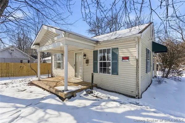 $134,999 | 220 Mann Avenue, Austin, IN 47102