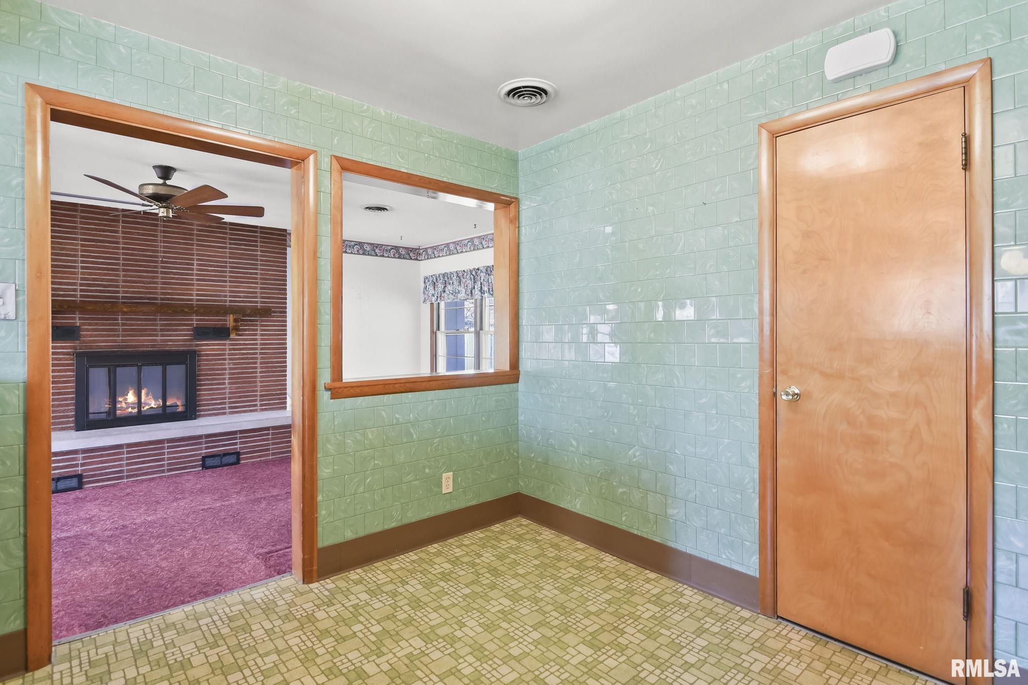 900 North Bruns Lane Springfield, IL 62702 - Photo 19 of 34 Gallery Image 19