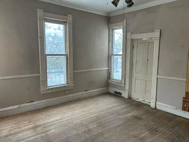 $174,900 | 300 West Chestnut Street, Burlington, WI 53105