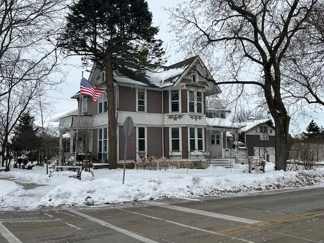 $174,900 | 300 West Chestnut Street, Burlington, WI 53105