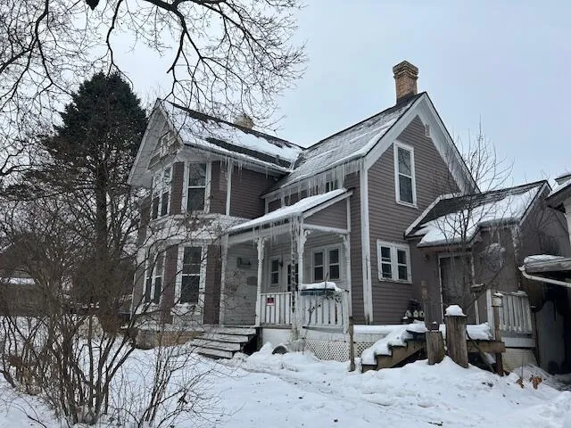 $174,900 | 300 West Chestnut Street, Burlington, WI 53105