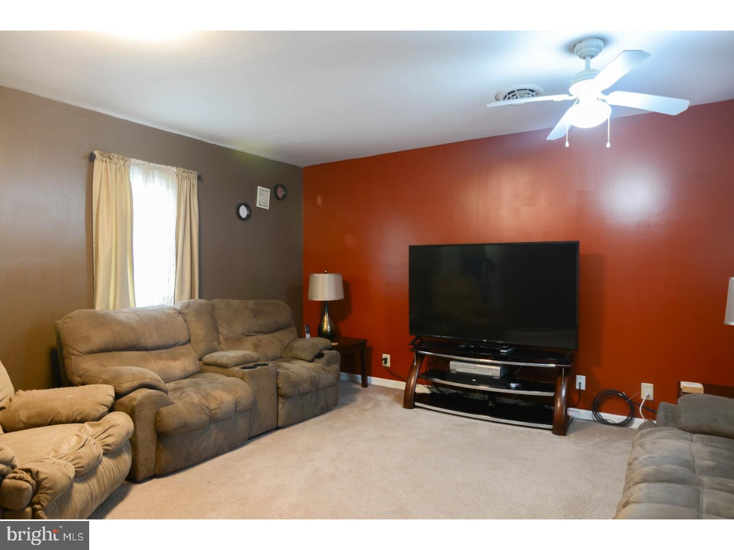 210 Sykes Road New Castle, DE 19720 - Photo 20 of 25 Family Room