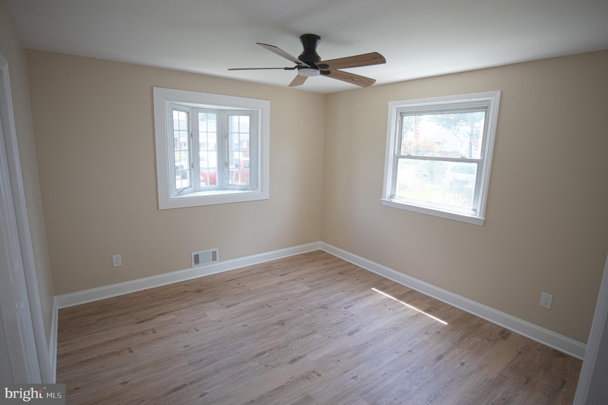 180 Carroll Road Pasadena, MD 21122 - Photo 11 of 28 Master Bedroom
