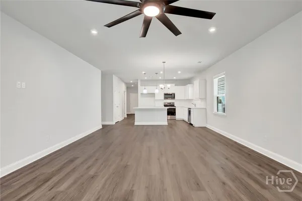 $2,700 | 420 MONTEREY Loop, Richmond Hill, GA 31324