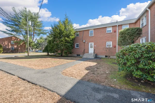 $219,900 | 1250 Farmington Avenue, Unit C, Farmington, CT 06032