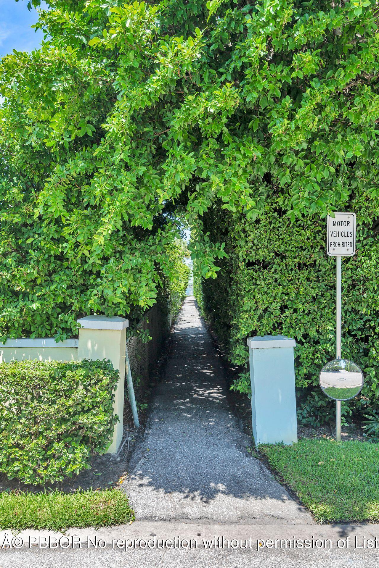 255 Colonial Lane Palm Beach, FL 33480 - Photo 30 of 32 61