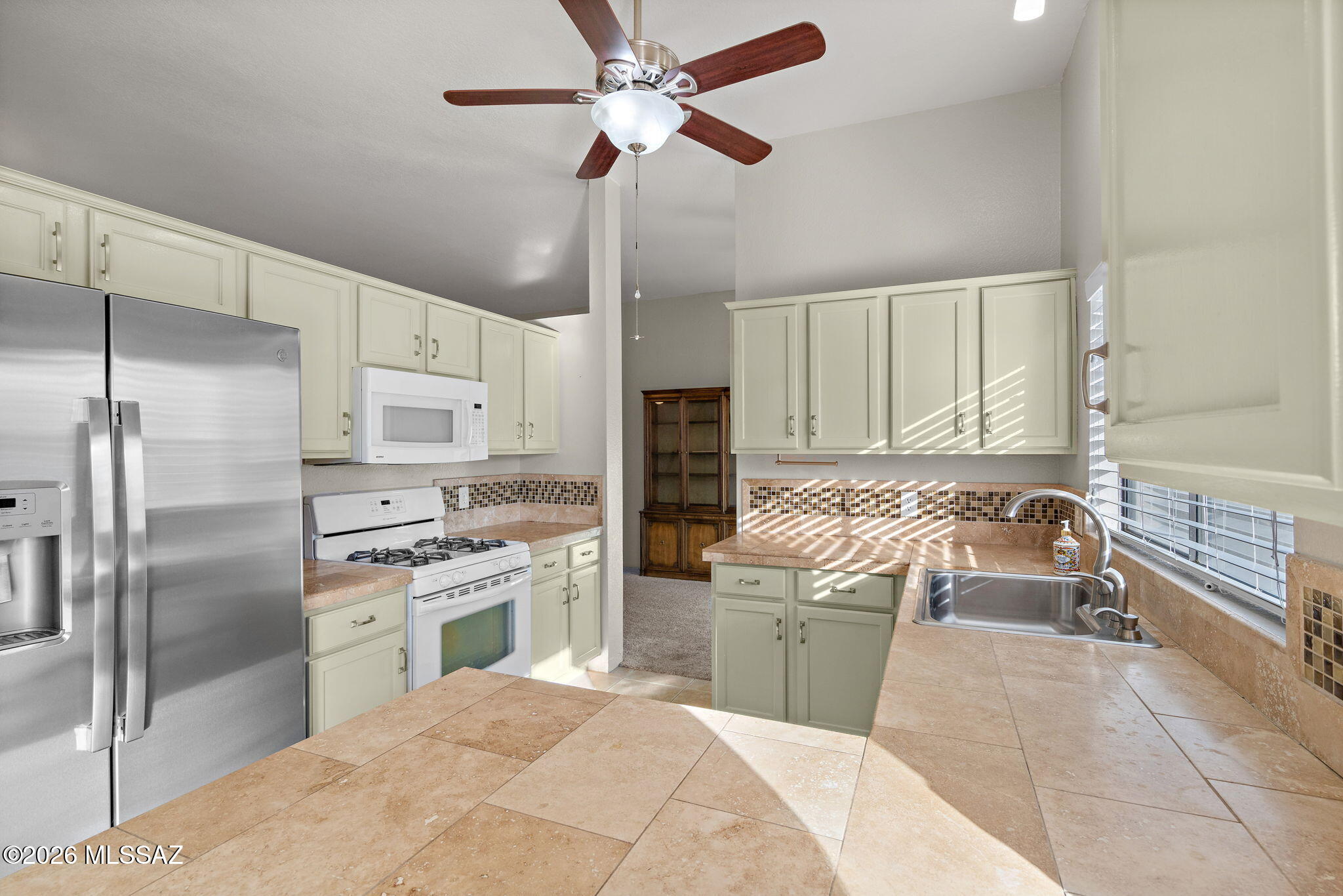 2663 West Fanbrook Road Tucson, AZ 85741 - Photo 2 of 36 Kitchen
