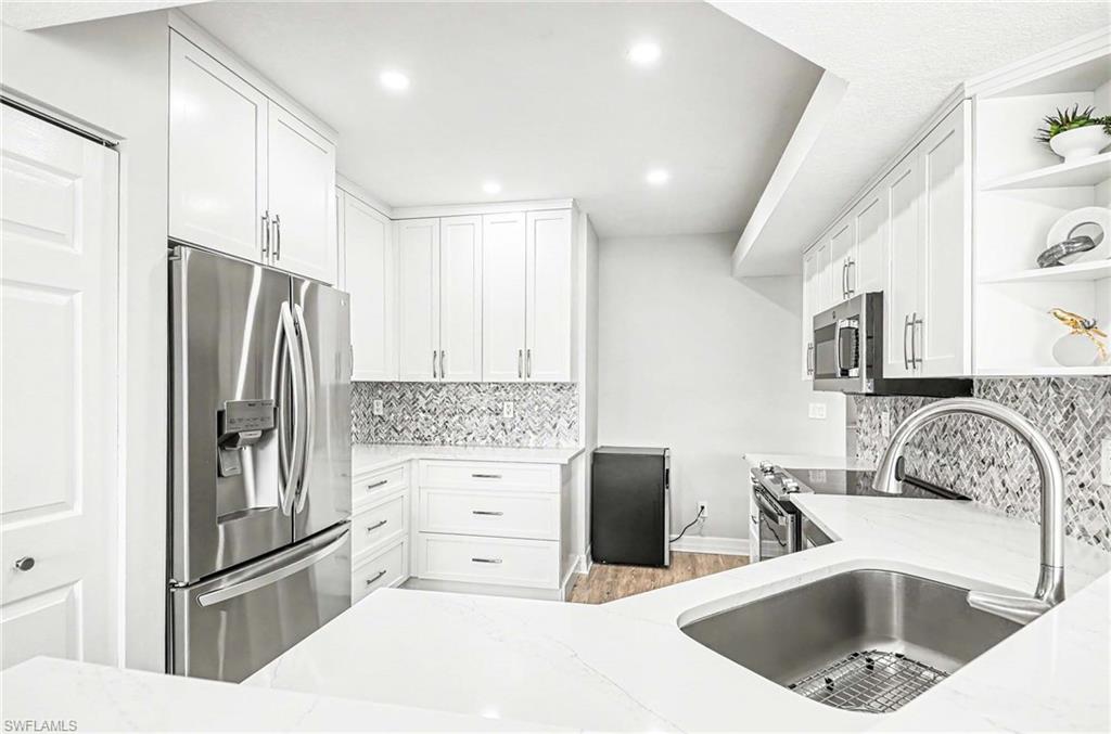 6842 Lantana Bridge Road, Unit 102 Naples, FL 34109 - Photo 12 of 49