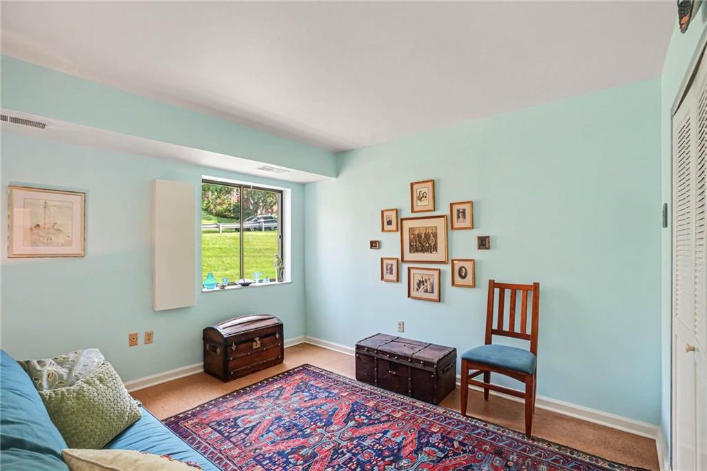 1500 Cochran Road, Unit 515 Pittsburgh, PA 15243 - Photo 14 of 17 Large second bedroom.