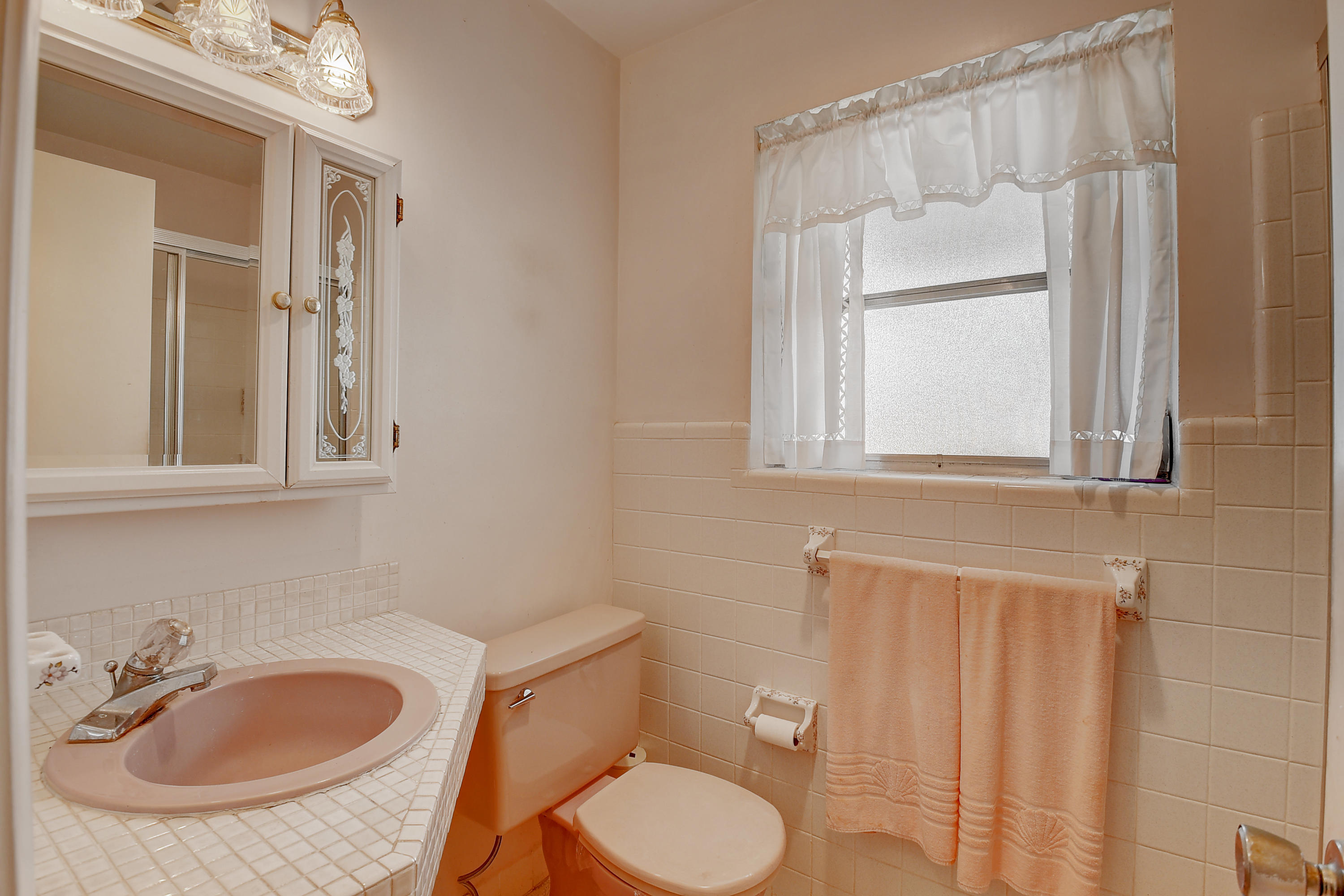 851 West Royal Palm Road Boca Raton, FL 33486 - Photo 26 of 37 Second bath
