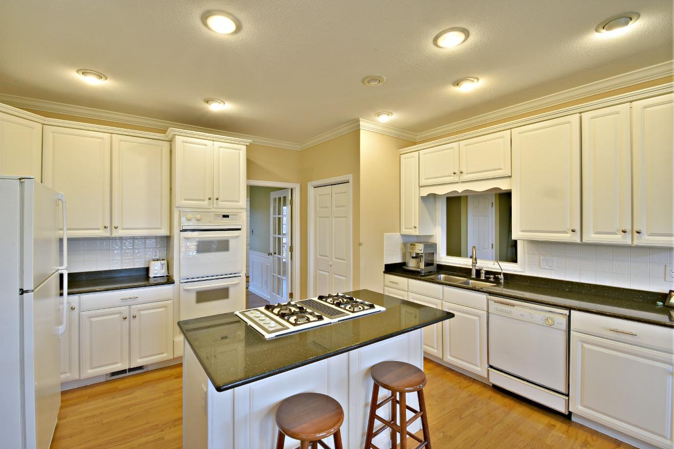 632 Tree Ridge Road Knoxville, TN 37922 - Photo 15 of 40 Kitchen