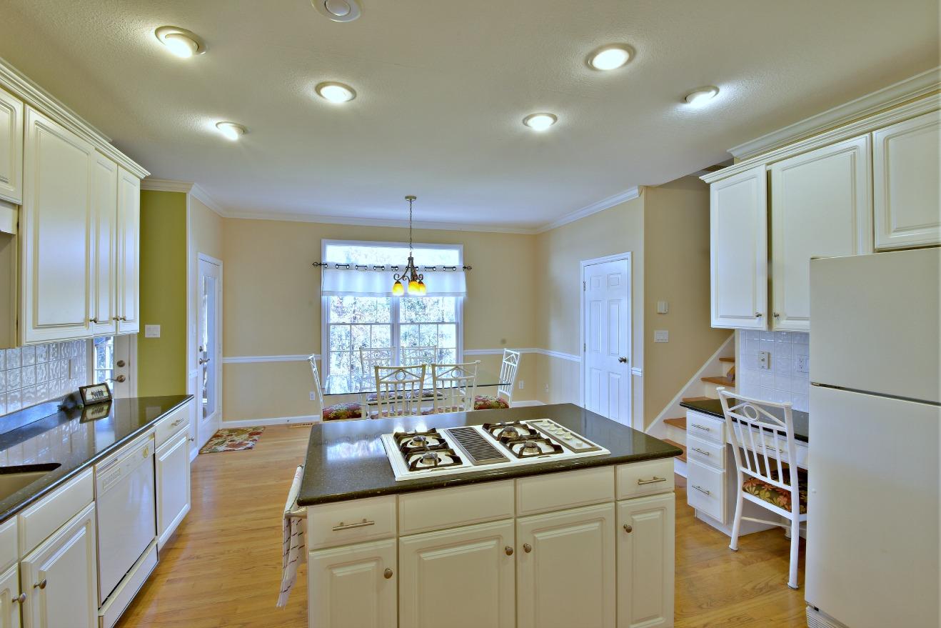 632 Tree Ridge Road Knoxville, TN 37922 - Photo 16 of 40 Kitchen