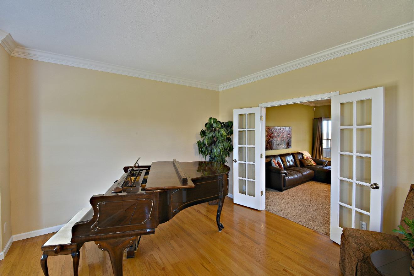 632 Tree Ridge Road Knoxville, TN 37922 - Photo 4 of 40 Living Room