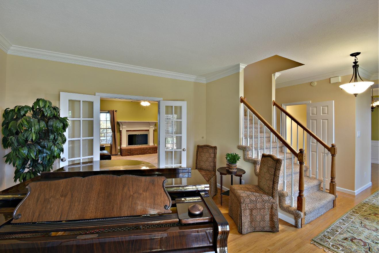 632 Tree Ridge Road Knoxville, TN 37922 - Photo 6 of 40 Living Room