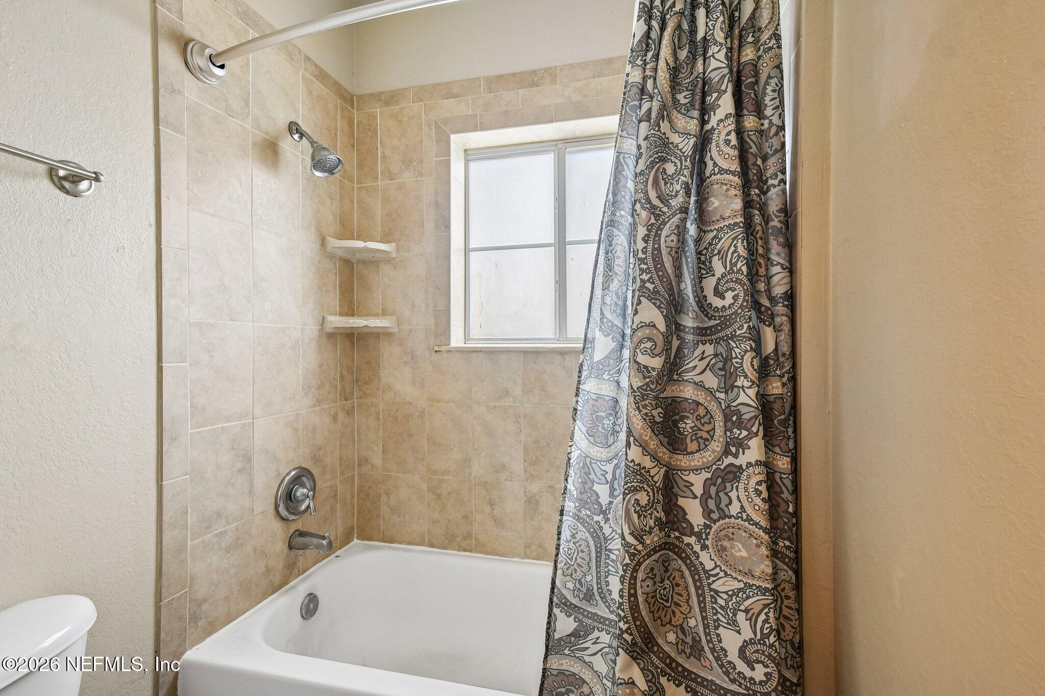 9745 Touchton Road, Unit 1129 Jacksonville, FL 32246 - Photo 28 of 57 Primary Att. Bath Tub/Shower