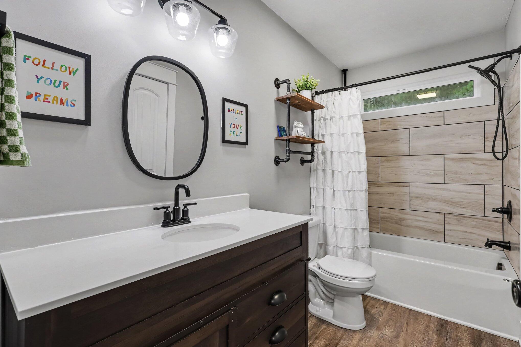 6586 Cline Road Fruitport, MI 49415 - Photo 19 of 31 Second Full Bathroom
