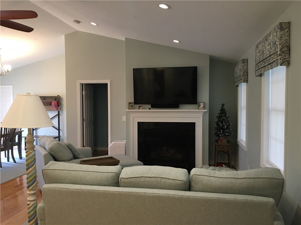252 Danielle Drive Woonsocket, RI 02895 - Photo 13 of 30 Gallery Image 13