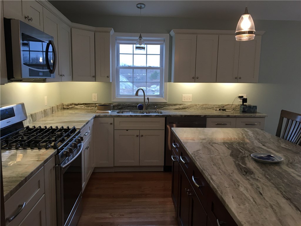 252 Danielle Drive Woonsocket, RI 02895 - Photo 4 of 30 Gallery Image 4