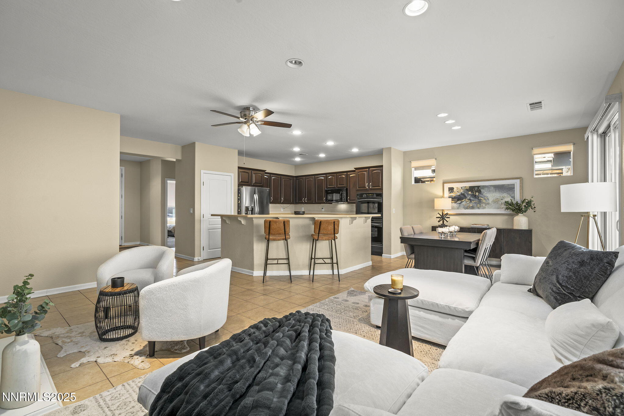 1240 Cliff Park Way Reno, NV 89523 - Photo 10 of 34 a living room with furniture and kitchen view