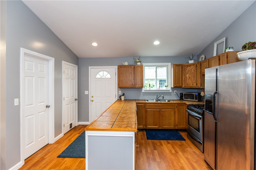 51 Whipple Road Smithfield, RI 02917 - Photo 19 of 50
