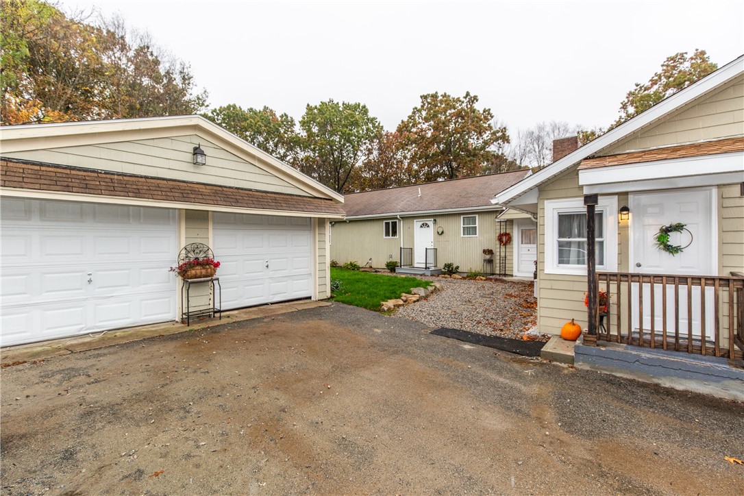 51 Whipple Road Smithfield, RI 02917 - Photo 3 of 50