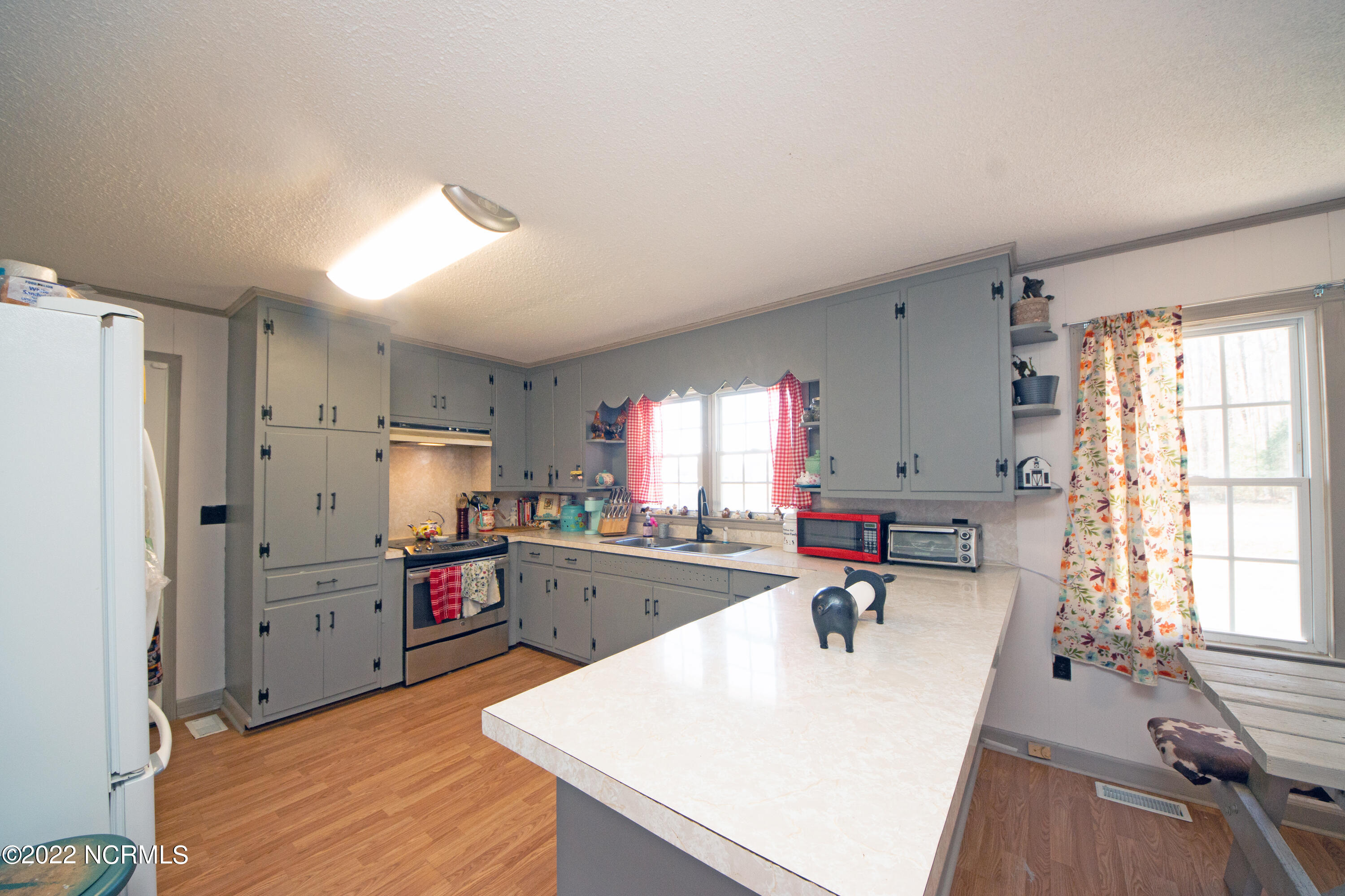 150 Ward Field Road Vanceboro, NC 28586 - Photo 8 of 29 Kitchen