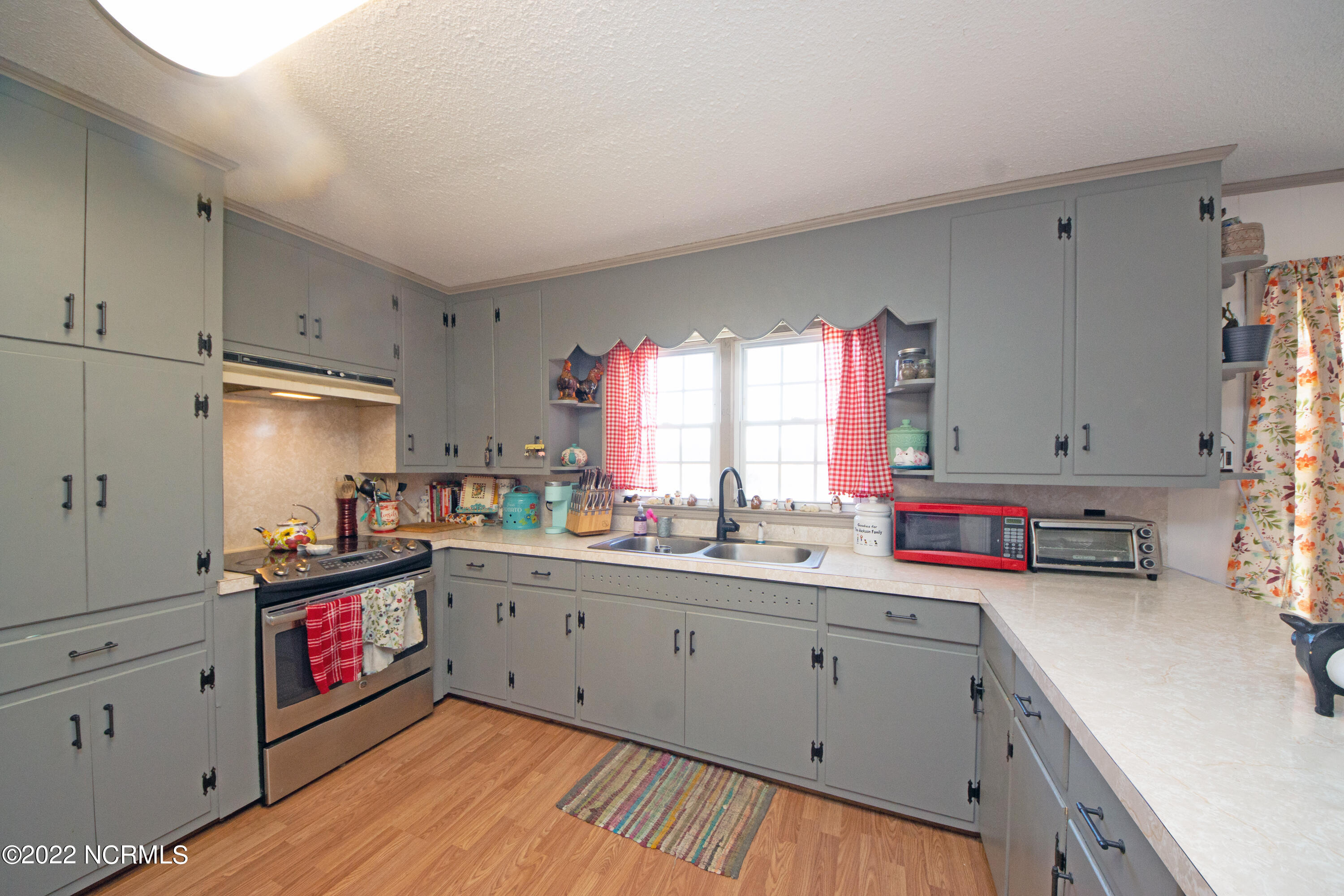 150 Ward Field Road Vanceboro, NC 28586 - Photo 9 of 29 Kitchen