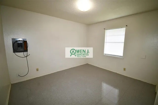 $995 | 2013 Elizabeth Street, Westlake, LA 70669