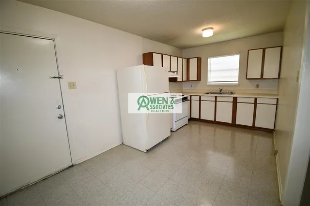 $995 | 2013 Elizabeth Street, Westlake, LA 70669