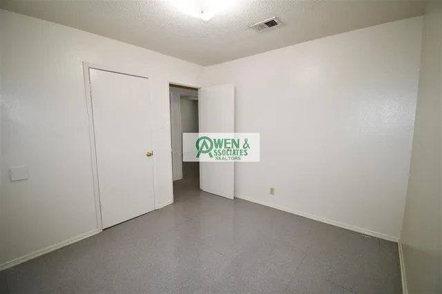 $995 | 2013 Elizabeth Street, Westlake, LA 70669