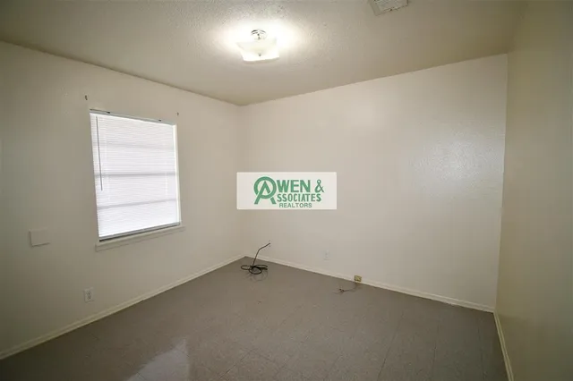 $995 | 2013 Elizabeth Street, Westlake, LA 70669