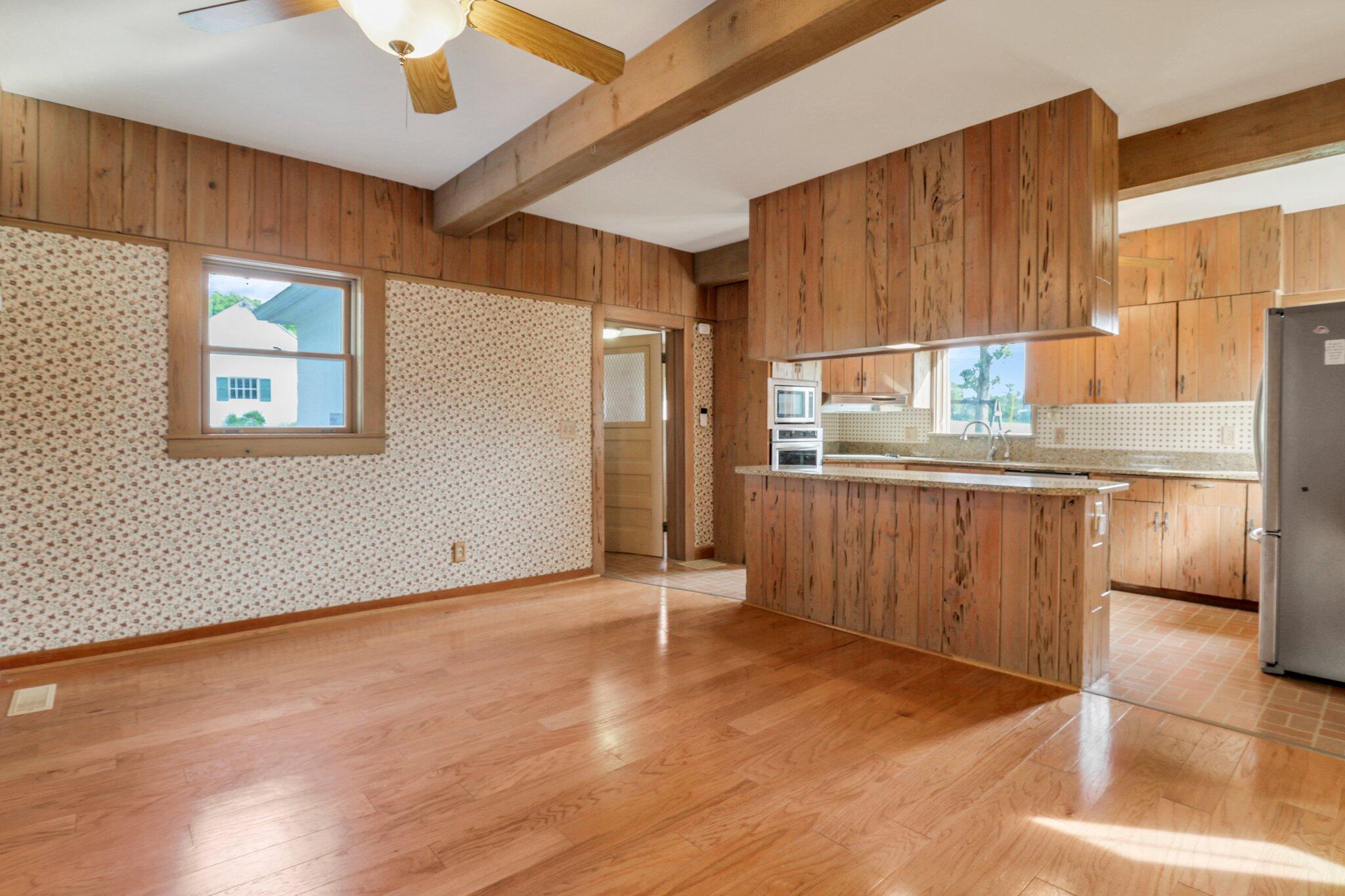 334 Old Columbus Road Springfield, OH 45505 - Photo 29 of 127 Eat in Kitchen Space